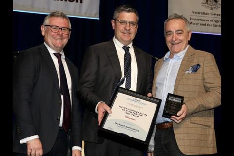 Michael Simonetta (right) accepted the Exporter of the Year Award on behalf of Perfection Fresh. Credit Ausveg